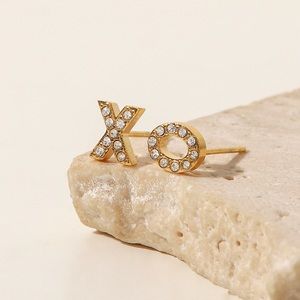 NEW: 18K Gold Stud Earrings*Waterproof*Sweatproof*Tarnish Free*